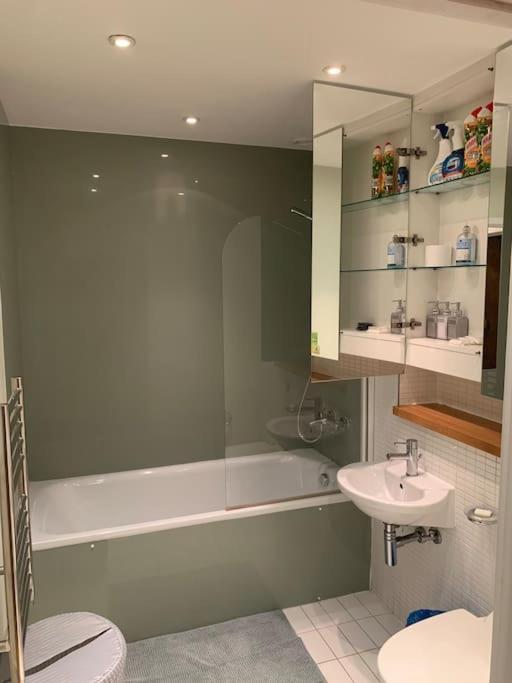 Stunning 2 Bed Flat! Centrally Located In London, Uk! Esterno foto