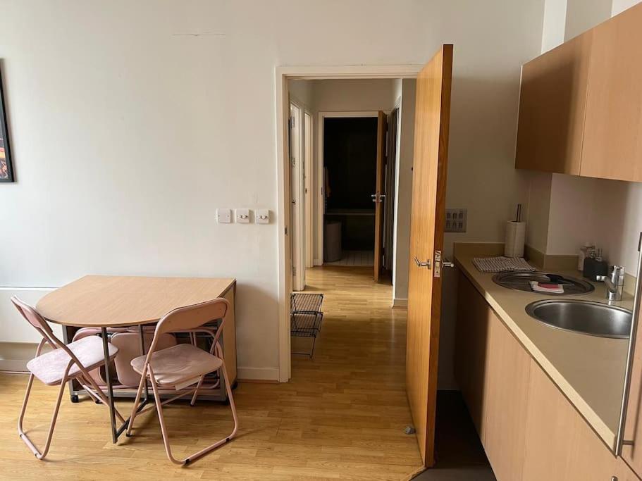 Stunning 2 Bed Flat! Centrally Located In London, Uk! Esterno foto