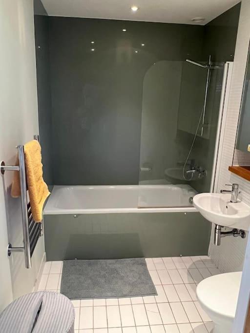 Stunning 2 Bed Flat! Centrally Located In London, Uk! Esterno foto