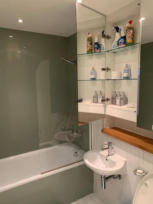 Stunning 2 Bed Flat! Centrally Located In London, Uk! Esterno foto
